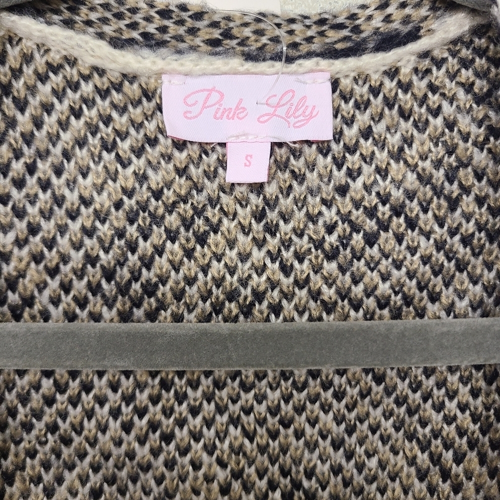 Pink Lily Leopard Print Short Dolman Sleeve Sweater Size Small - Picture 2 of 6